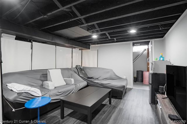 25015 Chernick Street, Taylor, MI 48180