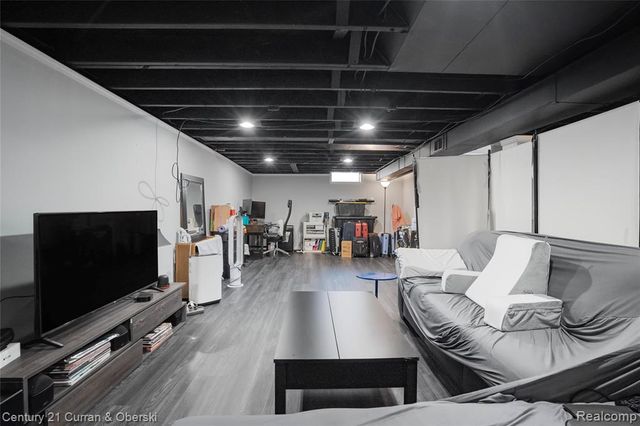 25015 Chernick Street, Taylor, MI 48180