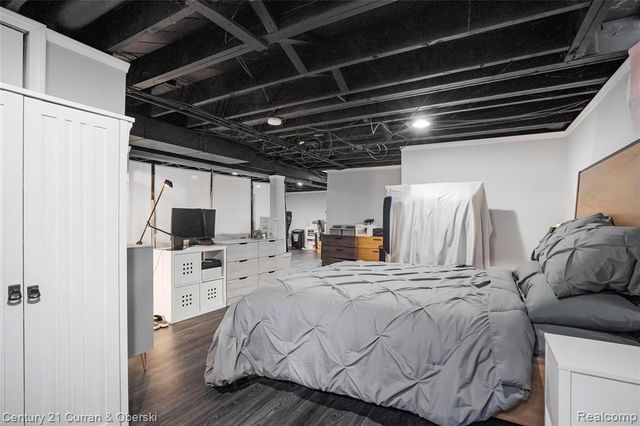 25015 Chernick Street, Taylor, MI 48180