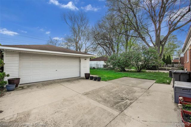 25015 Chernick Street, Taylor, MI 48180