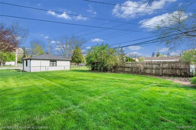 25015 Chernick Street, Taylor, MI 48180