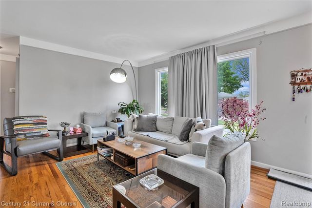 25015 Chernick Street, Taylor, MI 48180