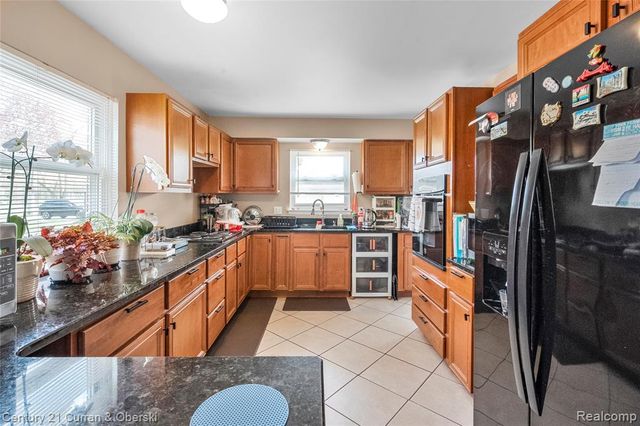 25015 Chernick Street, Taylor, MI 48180