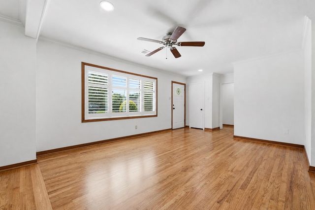410 Kyle Street, Sugar Land, TX 77478