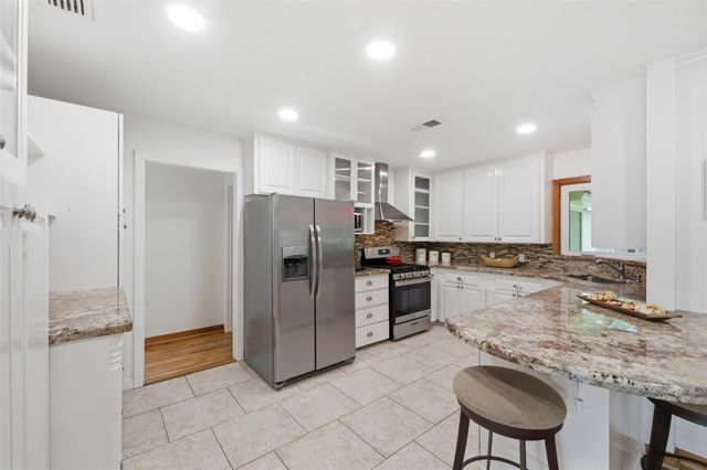 410 Kyle Street, Sugar Land, TX 77478