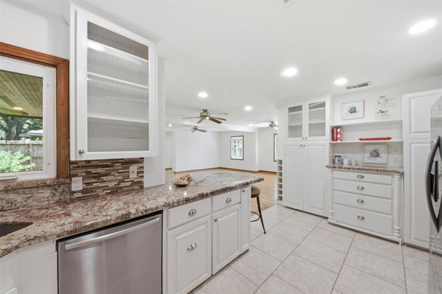410 Kyle Street, Sugar Land, TX 77478