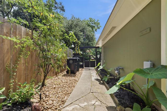 410 Kyle Street, Sugar Land, TX 77478