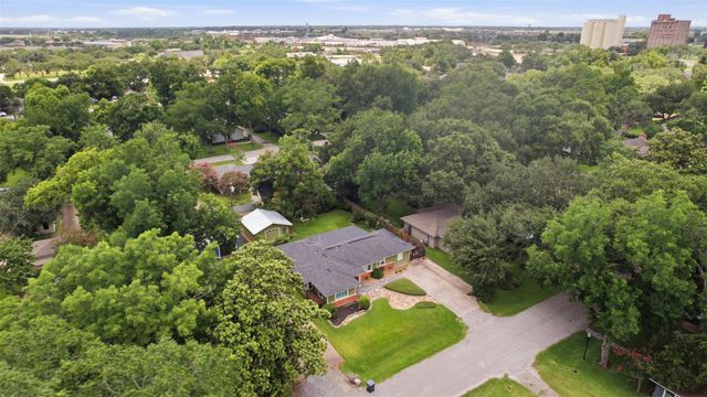 410 Kyle Street, Sugar Land, TX 77478