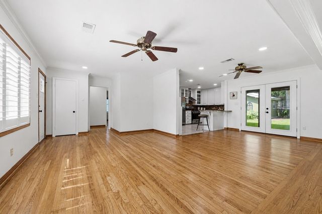 410 Kyle Street, Sugar Land, TX 77478