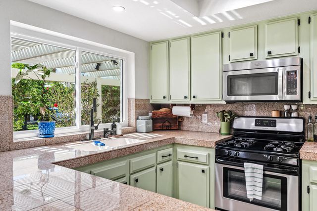 40731 Biscayne Drive, Palm Desert, CA 92211
