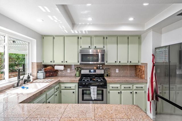 40731 Biscayne Drive, Palm Desert, CA 92211