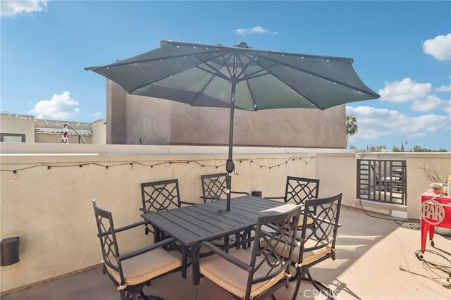 13225 Victory Boulevard, Valley Glen, CA 91401