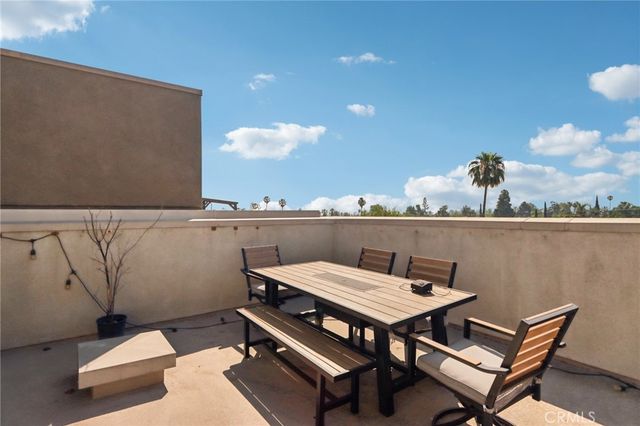 13225 Victory Boulevard, Valley Glen, CA 91401