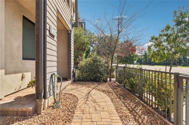 13225 Victory Boulevard, Valley Glen, CA 91401