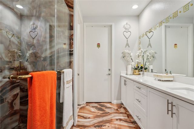 13225 Victory Boulevard, Valley Glen, CA 91401