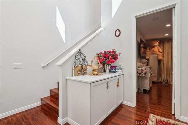13225 Victory Boulevard, Valley Glen, CA 91401