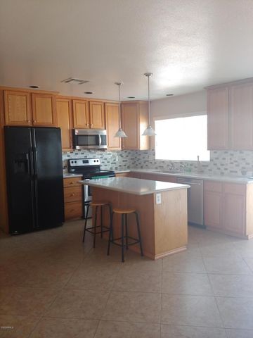 568 W CAROLINE Lane, Chandler, AZ 85225