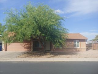 568 W CAROLINE Lane, Chandler, AZ 85225