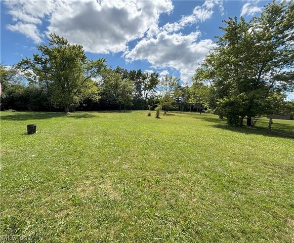 20732 APPLEGATE Road, Maple Heights, OH 44137