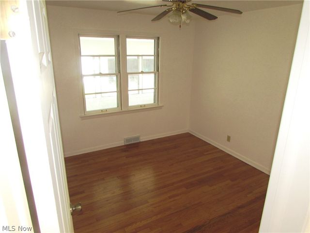 20732 APPLEGATE Road, Maple Heights, OH 44137