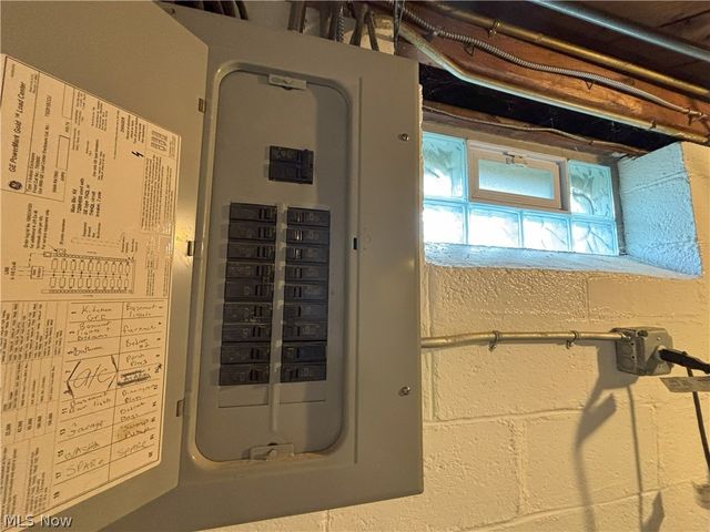 20732 APPLEGATE Road, Maple Heights, OH 44137