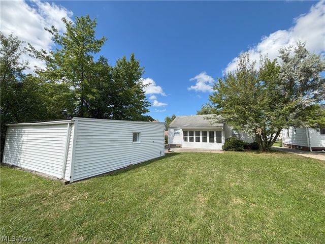 20732 APPLEGATE Road, Maple Heights, OH 44137