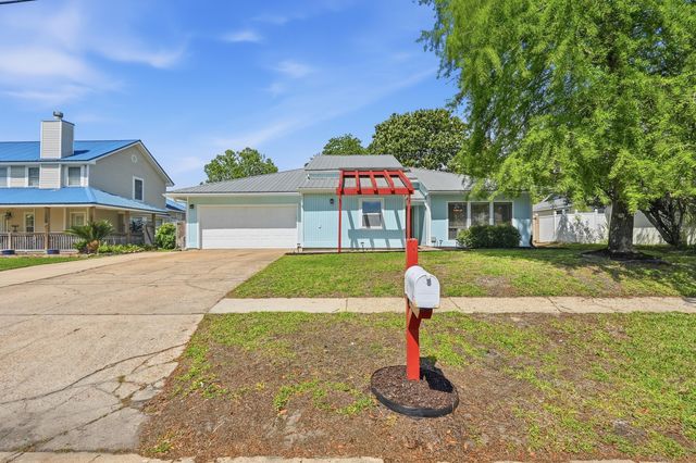 368 Evergreen Circle, Destin, FL 32541