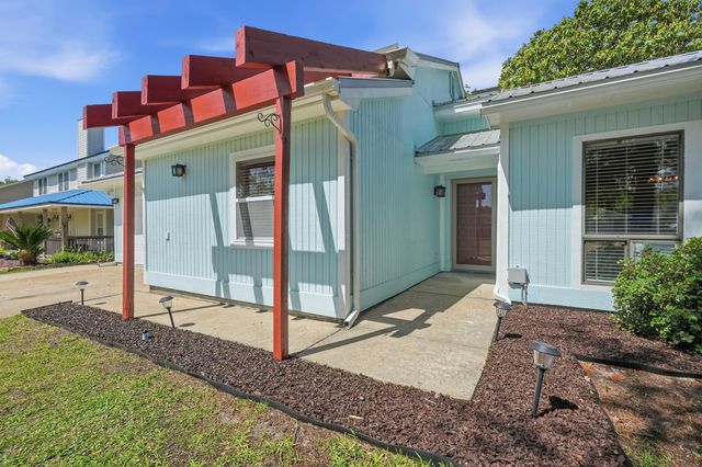 368 Evergreen Circle, Destin, FL 32541