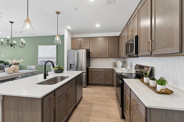 2581 Peaceful Valley Dr, Columbia, TN 38401