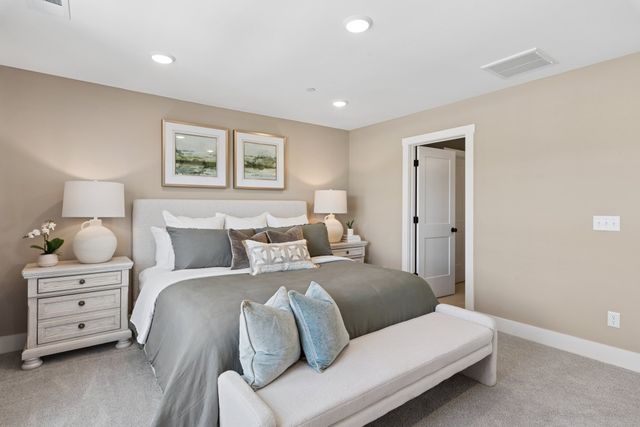 2581 Peaceful Valley Dr, Columbia, TN 38401