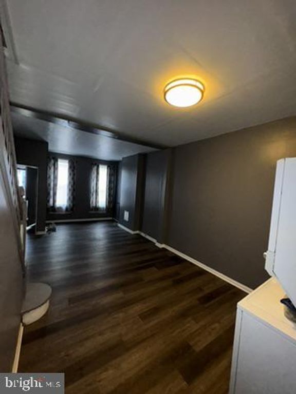 1038 W MONMOUTH ST, PHILADELPHIA, PA 19133 — photo 4