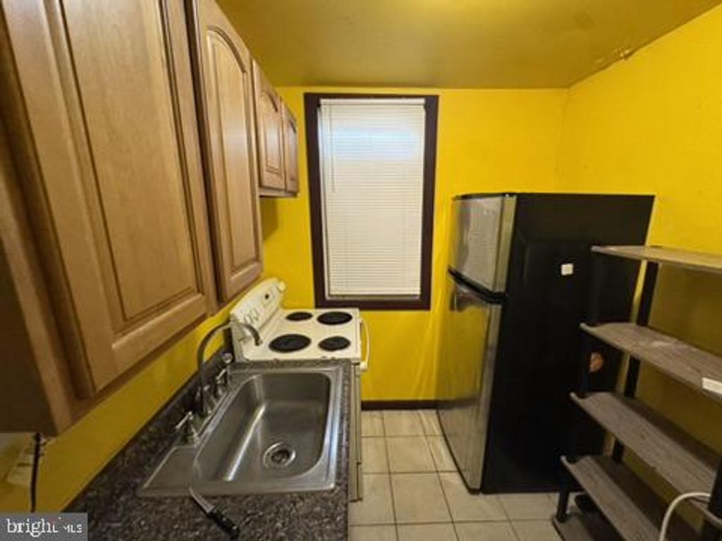 1038 W MONMOUTH ST, PHILADELPHIA, PA 19133 — photo 5