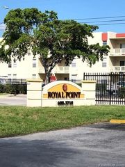 3600 NW 21st St 305, Lauderdale Lakes, FL 33311