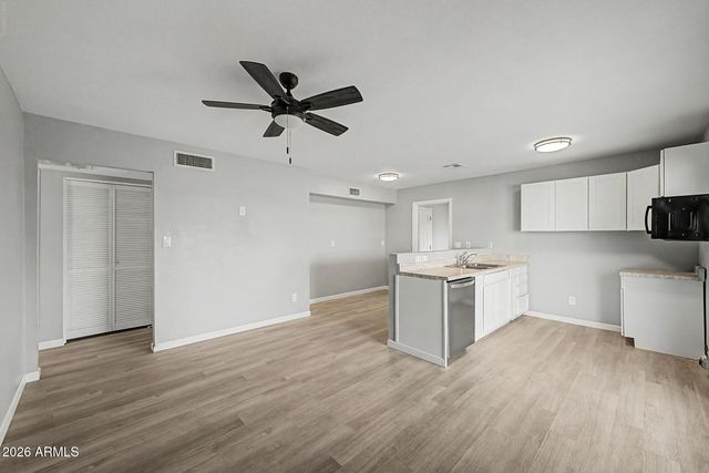 545 S GLENNWOOD Circle, Mesa, AZ 85204