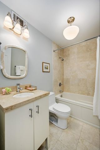 1212 N Lake Shore Drive 12CN, Chicago, IL 60610
