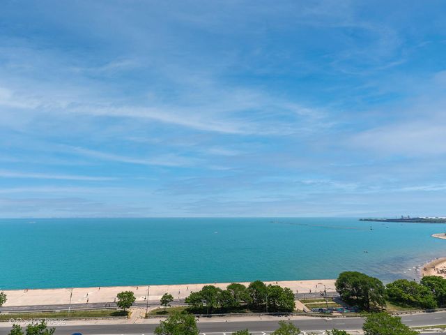 1212 N Lake Shore Drive 12CN, Chicago, IL 60610