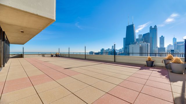 1212 N Lake Shore Drive 12CN, Chicago, IL 60610