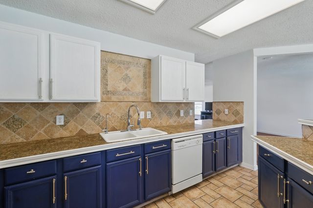 2103 Bolivar Drive, Arlington, TX 76002