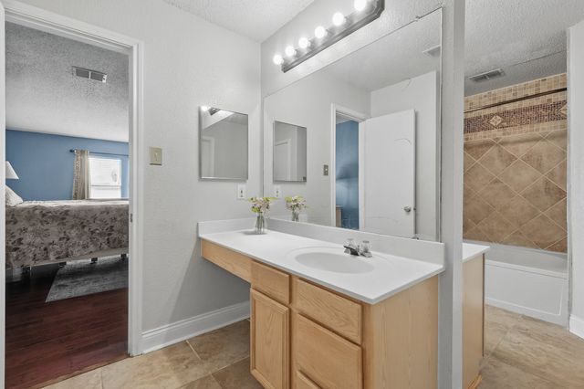 2103 Bolivar Drive, Arlington, TX 76002