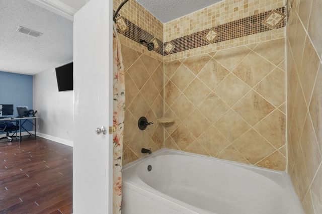 2103 Bolivar Drive, Arlington, TX 76002