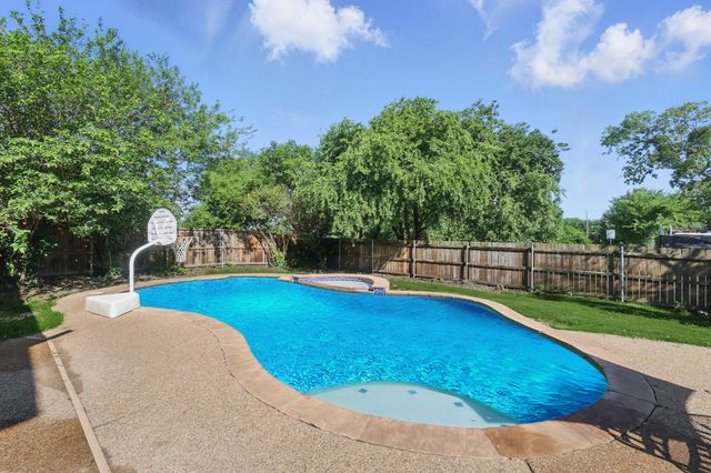 2103 Bolivar Drive, Arlington, TX 76002