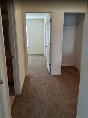 784 Cherrybark Ln Apt 2, Clarksville, TN 37040