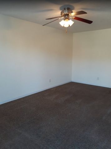 784 Cherrybark Ln Apt 2, Clarksville, TN 37040