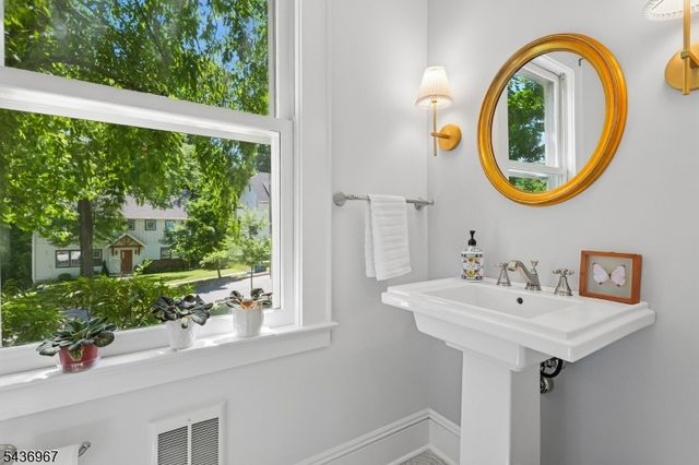 31 Macopin Ave, Montclair Twp., NJ 07043