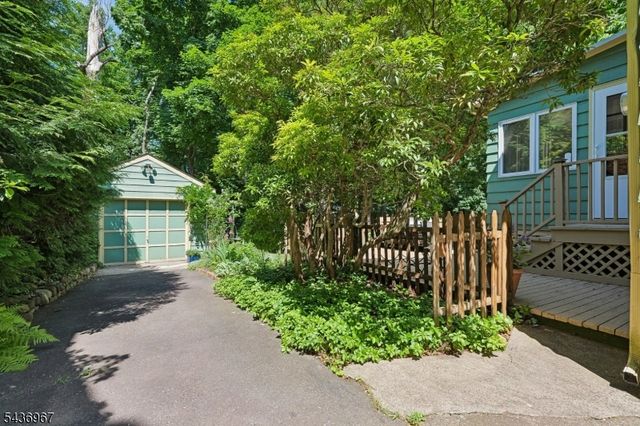 31 Macopin Ave, Montclair Twp., NJ 07043