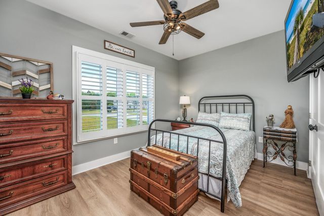 103 Dale Glen Ln., Loris, SC 29569