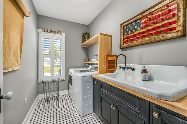 103 Dale Glen Ln., Loris, SC 29569