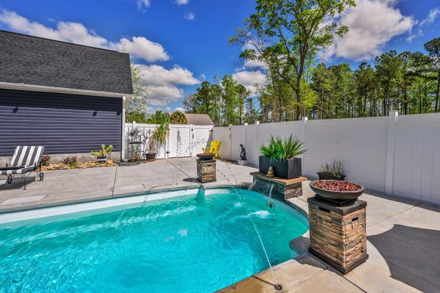 103 Dale Glen Ln., Loris, SC 29569