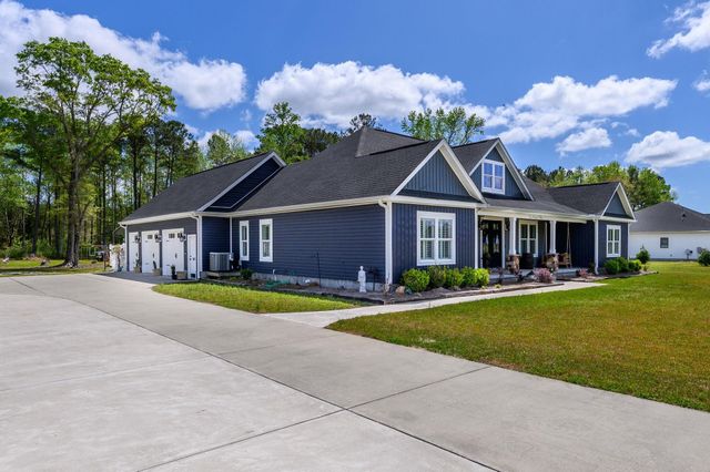 103 Dale Glen Ln., Loris, SC 29569