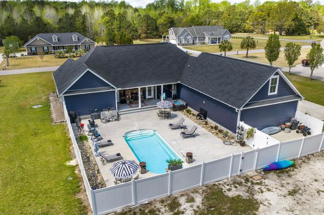 103 Dale Glen Ln., Loris, SC 29569